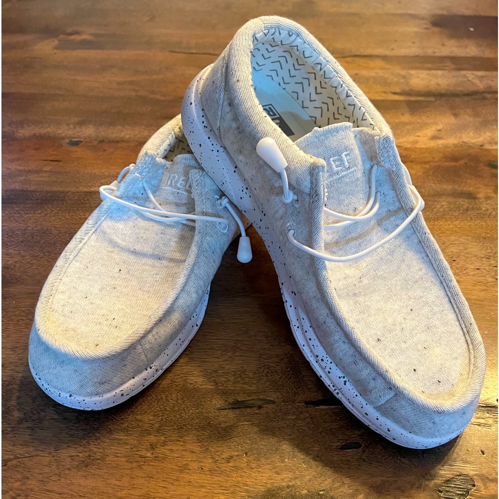 Reef Cushion Coast Off white size 8 Men’s / 10 Women’s